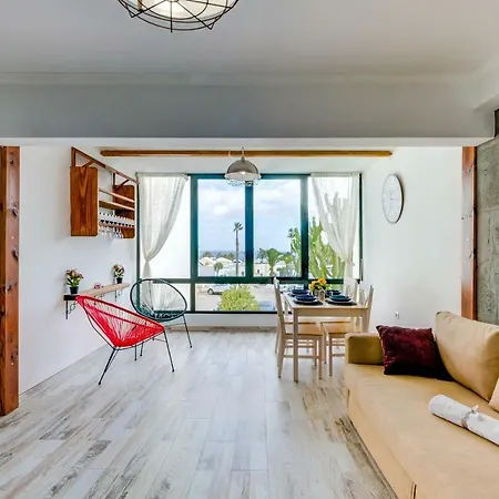 Playa Roca Costa Teguise